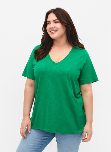 Zizzi Kurzärmliges Basic-T-Shirt mit V-Ausschnitt, Jolly Green, Model image number 0