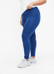 Basic-Leggings aus Viskose, Monaco Blue, Model