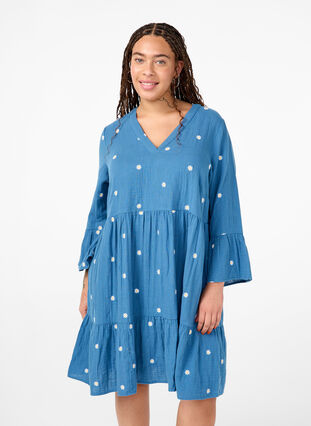 Zizzi Weiches Baumwollkleid mit aufgestickten Blumen, Blue Horizon Daisy, Model image number 0