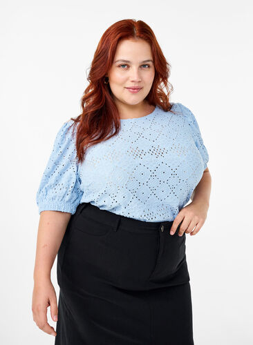 Zizzi  Kurzärmelige Bluse mit Lochmuster, Cashmere Blue, Model image number 0