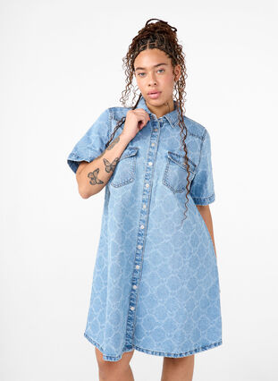 Zizzi Denim-Kleid mit Destroyed-Muster und kurzen Ärmeln, Blue Denim, Model image number 0