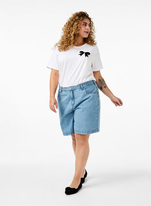 Zizzi T-Shirt aus Baumwolle mit Schleife, Bright Wh. W. Black , Model image number 2