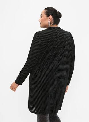 Zizzi Strukturiertes Kleid aus Velours, Black, Model image number 1