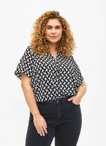 Zizzi Bluse mit kurzen Ärmeln und V-Ausschnitt , Black Graphic AOP, Model image number 0