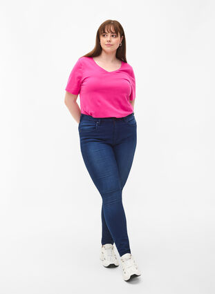 Zizzi Unifarbenes Basic-T-Shirt aus Baumwolle, Raspberry Rose, Model image number 2