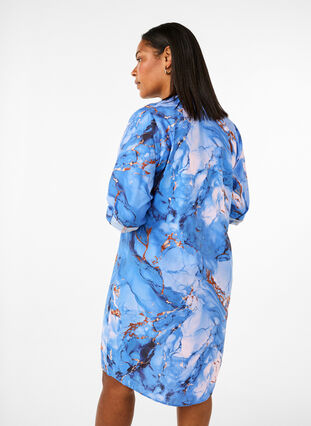 Zizzi Hemdkleid aus Viskose mit Marmordruck, Palace Blue AOP, Model image number 1