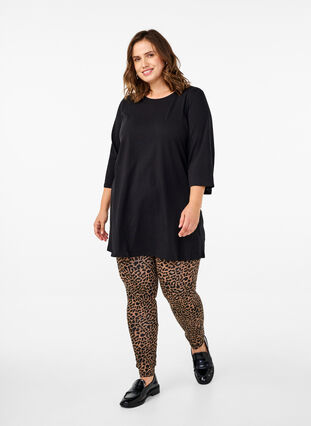 Zizzi Viskose Leggings mit Leopardendruck, DARK LEO AOP, Model image number 2