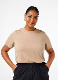 Basic-T-Shirt aus Baumwolle mit Rundhalsausschnitt, Silver Mink, Model