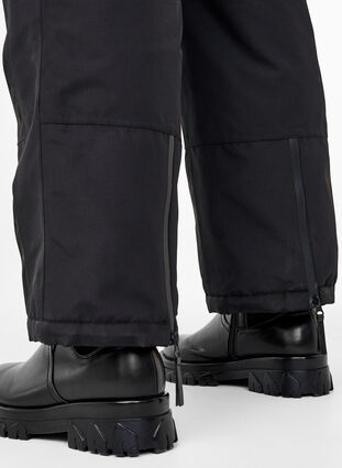 Zizzi Skihose mit Taschen und verstellbarer Taille, Black, Model image number 4