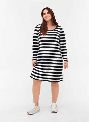 Zizzi Gestreiftes Baumwollkleid mit langen Ärmeln, Black w. White, Model image number 3