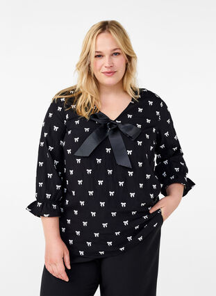 Zizzi Bluse mit Schleifen und 3/4-Ärmeln, Black White Bow, Model image number 0