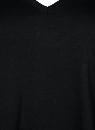 Zizzi Kurzärmeliges Basic T-Shirt mit V-Ausschnitt, Black, Packshot image number 2