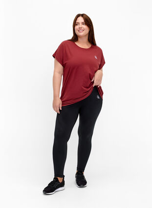 Zizzi Kurzarm Trainingsshirt, Cordovan, Model image number 2