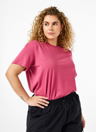 Zizzi Basic-T-Shirt aus Baumwolle mit Rundhalsausschnitt, Malaga, Model image number 0