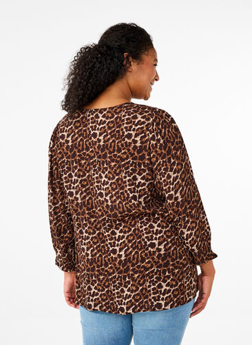 Zizzi Bluse mit Leopardenmuster und 3/4-Ärmeln, Leo AOP, Model image number 1