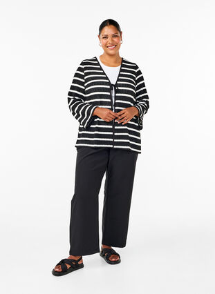 Zizzi Strickjacke mit Bindebändchen, Black White stripe, Model image number 2