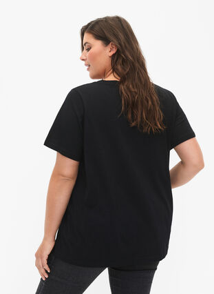 Zizzi Weihnachts-T-Shirt mit Pailletten, Black w. Wine, Model image number 1