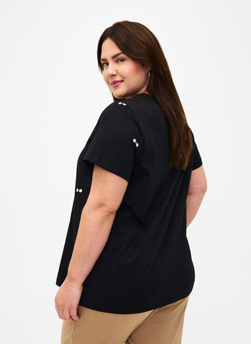 Zizzi T-Shirt aus Bio-Baumwolle mit Schleifen, Black W. Bow Emb. , Model image number 1