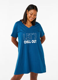 Nachthemd aus Bio-Baumwolle mit V-Ausschnitt, Blue Opal Chill, Model