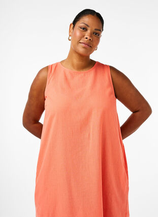 Zizzi Ärmelloses Kleid aus Baumwollmischung mit Leinen, Living Coral, Model image number 2