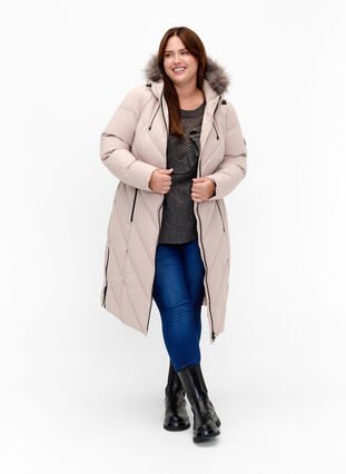 Zizzi Lange Winterjacke mit Kapuze und Kunstfellkragen, Simply Taupe, Model image number 2