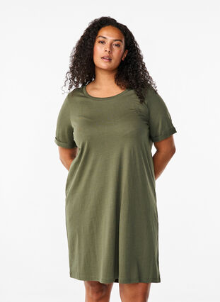 Zizzi T-Shirt-Kleid aus Baumwolle, Thyme, Model image number 0