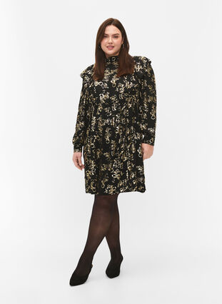 Zizzi Langärmeliges Kleid mit Rüschen und Foliendruck, Black Foil AOP, Model image number 4