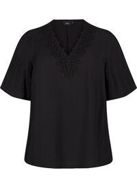 Viskose-Bluse mit V-Ausschnitt und Stickdetail