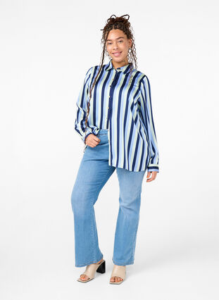 Zizzi Gestreiftes Hemd aus  Satin, Blue Stripe, Model image number 2