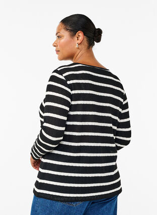 Zizzi Bluse mit Streifen und langen Ärmeln, Black Sand Stripe, Model image number 1