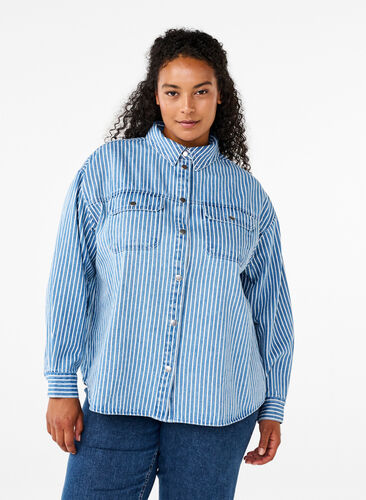 Zizzi Gestreiftes Jeanshemd mit Brusttaschen, Light B.Denim Stripe, Model image number 0