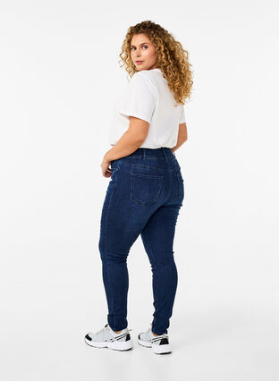 Zizzi Super schlanke Bea Jeans mit extra hoher Taille, Dark Blue, Model image number 1