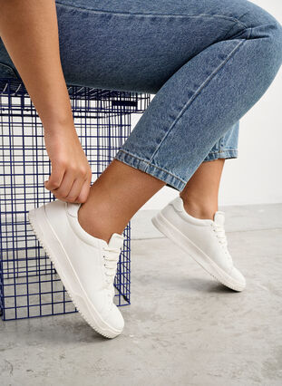 Zizzi Sneakers aus Leder mit breiter Passform, White, Image image number 1