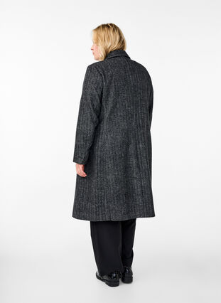 Zizzi Langer Wollmantel mit Fischgrätenmuster, Dark Grey Melange, Model image number 1