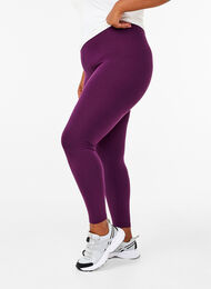 Basic Leggings aus Viskose, Potent Purple, Model