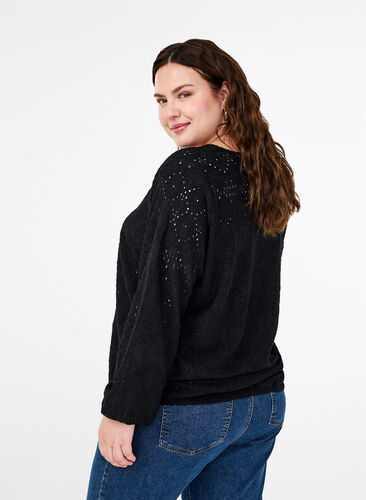 Zizzi  Langärmelige Bluse mit V-Ausschnitt und Lochmuster, Black, Model image number 1